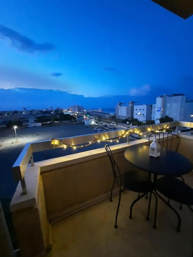 Sea-Esta Seaview Apartment, 200 Meters To The Beach Larnaca Apartament